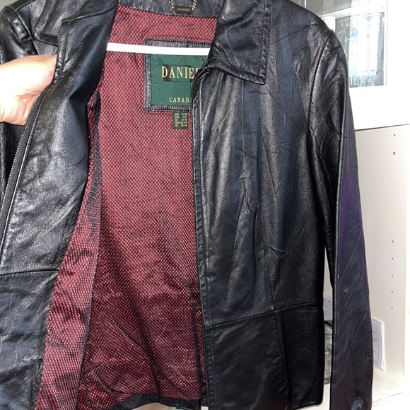 Danier leather Jacket - Picture 4 of 7
